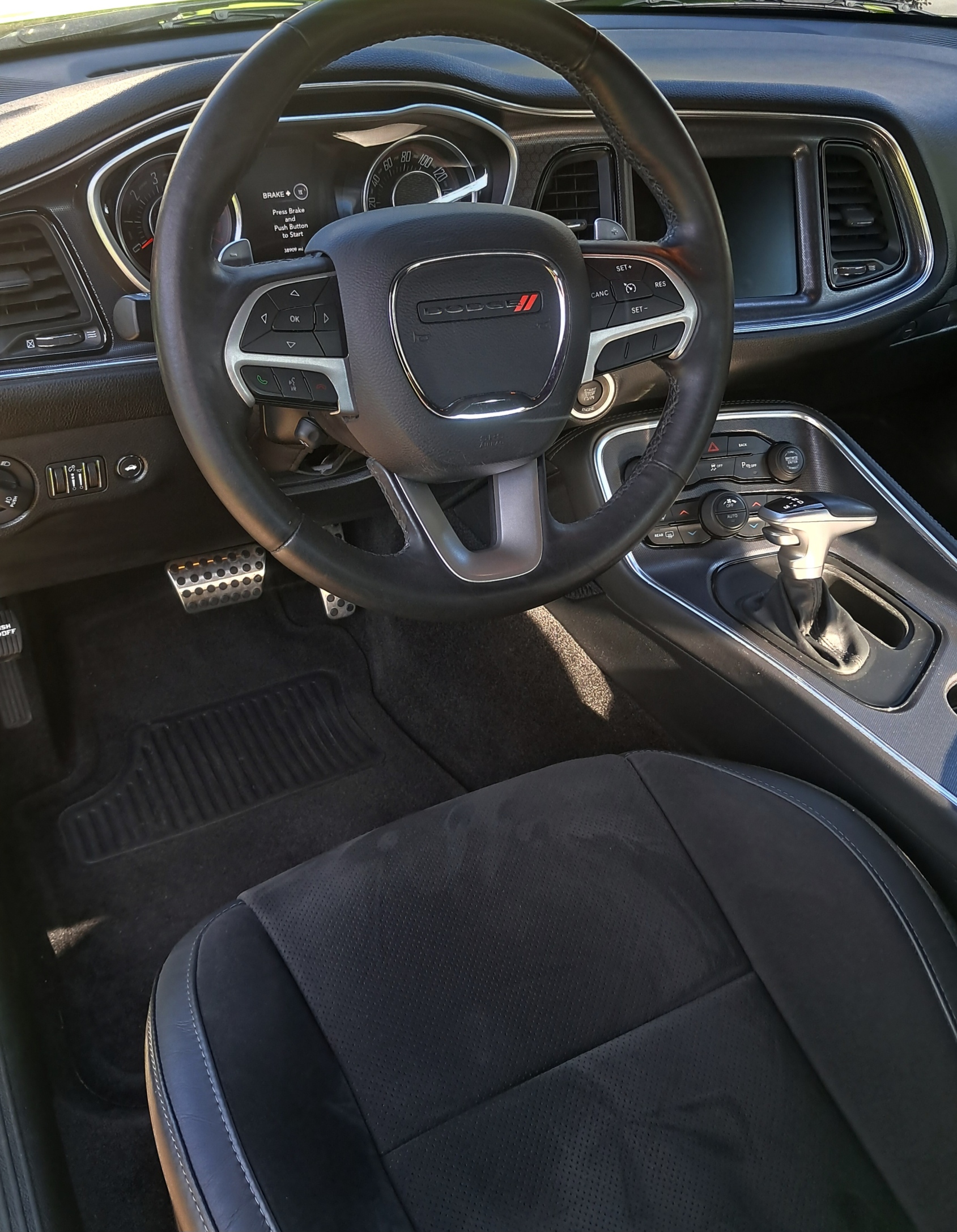 Used 2015 Dodge Challenger R/T Plus RWD image 18