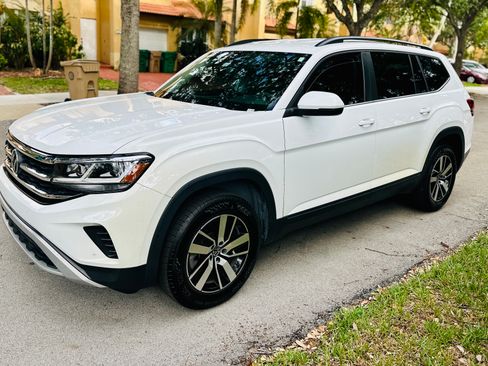 Used 2021 Volkswagen Atlas SE image 1
