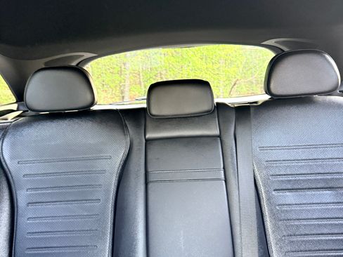 Used 2025 Mercedes-Benz GLC 300 4MATIC image 9