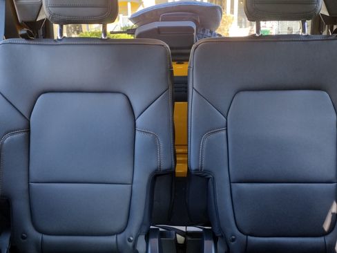 Used 2022 Ford Bronco Badlands w/ Sasquatch Package image 2