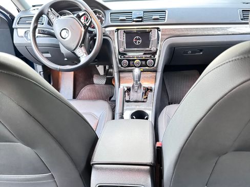 Used 2018 Volkswagen Passat 2.0T SE image 20