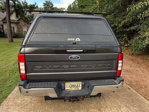 Used 2020 Ford F250 Lariat w/ Lariat Value Package AWD/4WD image 4