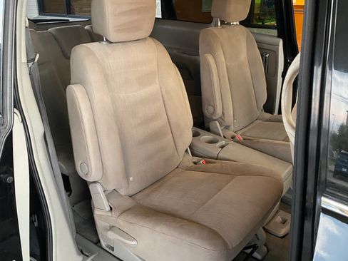 Used 2017 Nissan Quest SV image 10