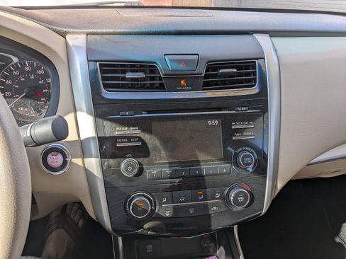 Used 2015 Nissan Altima 2.5 S w/ Special Edition Package image 6