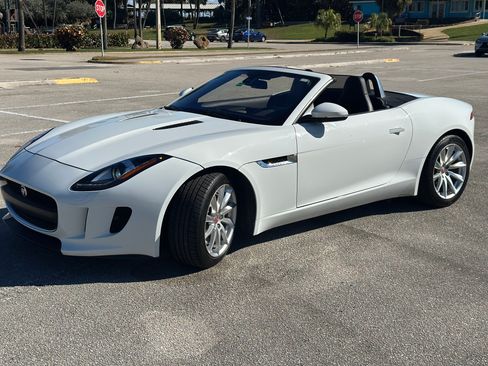 Used 2017 Jaguar F-TYPE Premium Convertible 2D image 5
