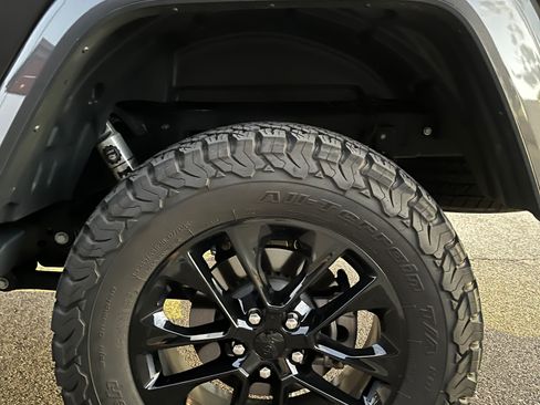 Used 2021 Jeep Gladiator Overland image 22