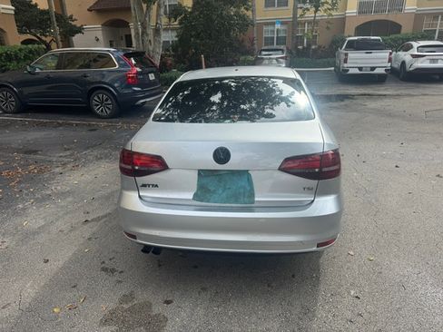Used 2016 Volkswagen Jetta S image 4