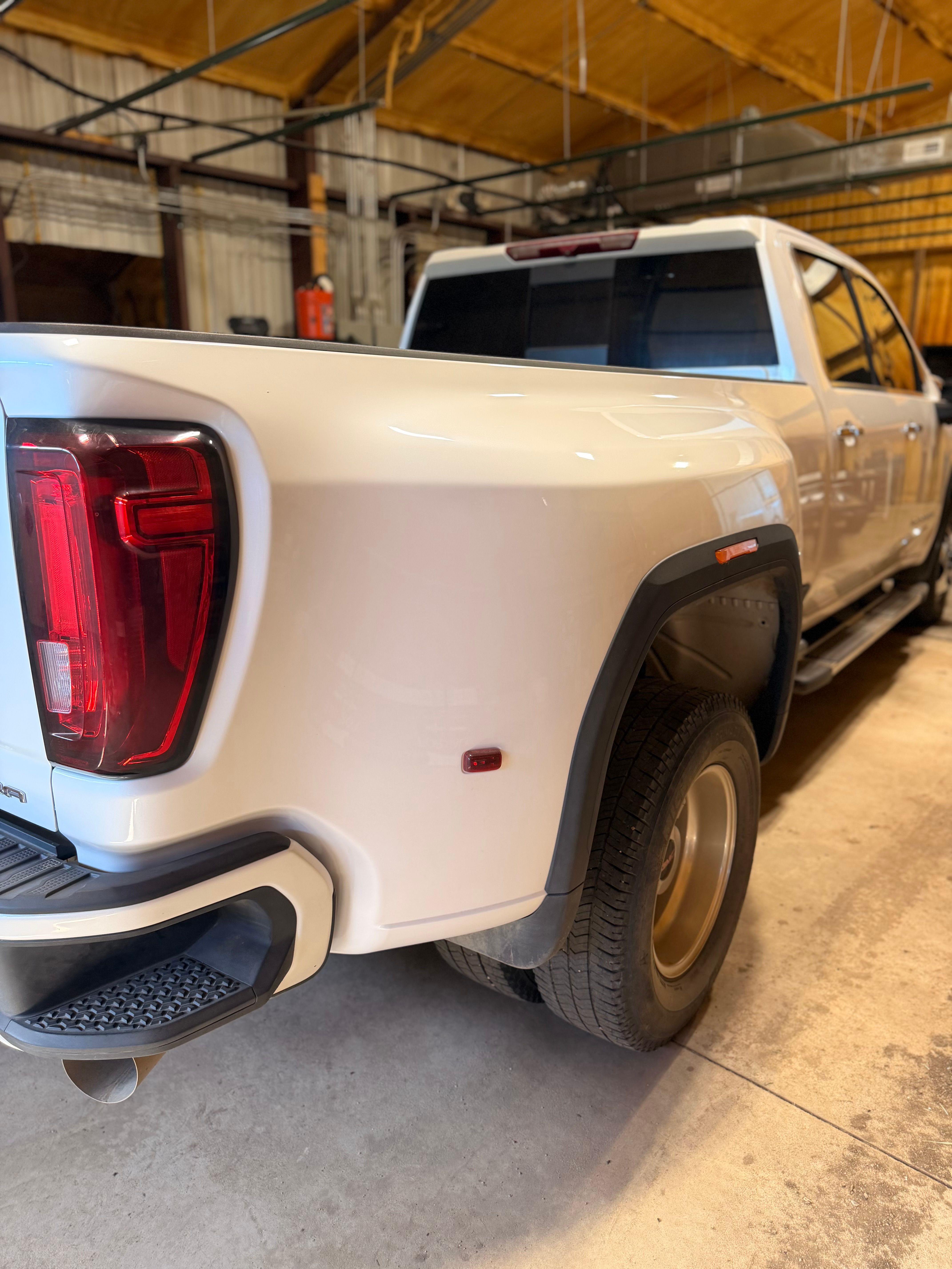 Used 2022 GMC Sierra 3500 Denali AWD/4WD image 16
