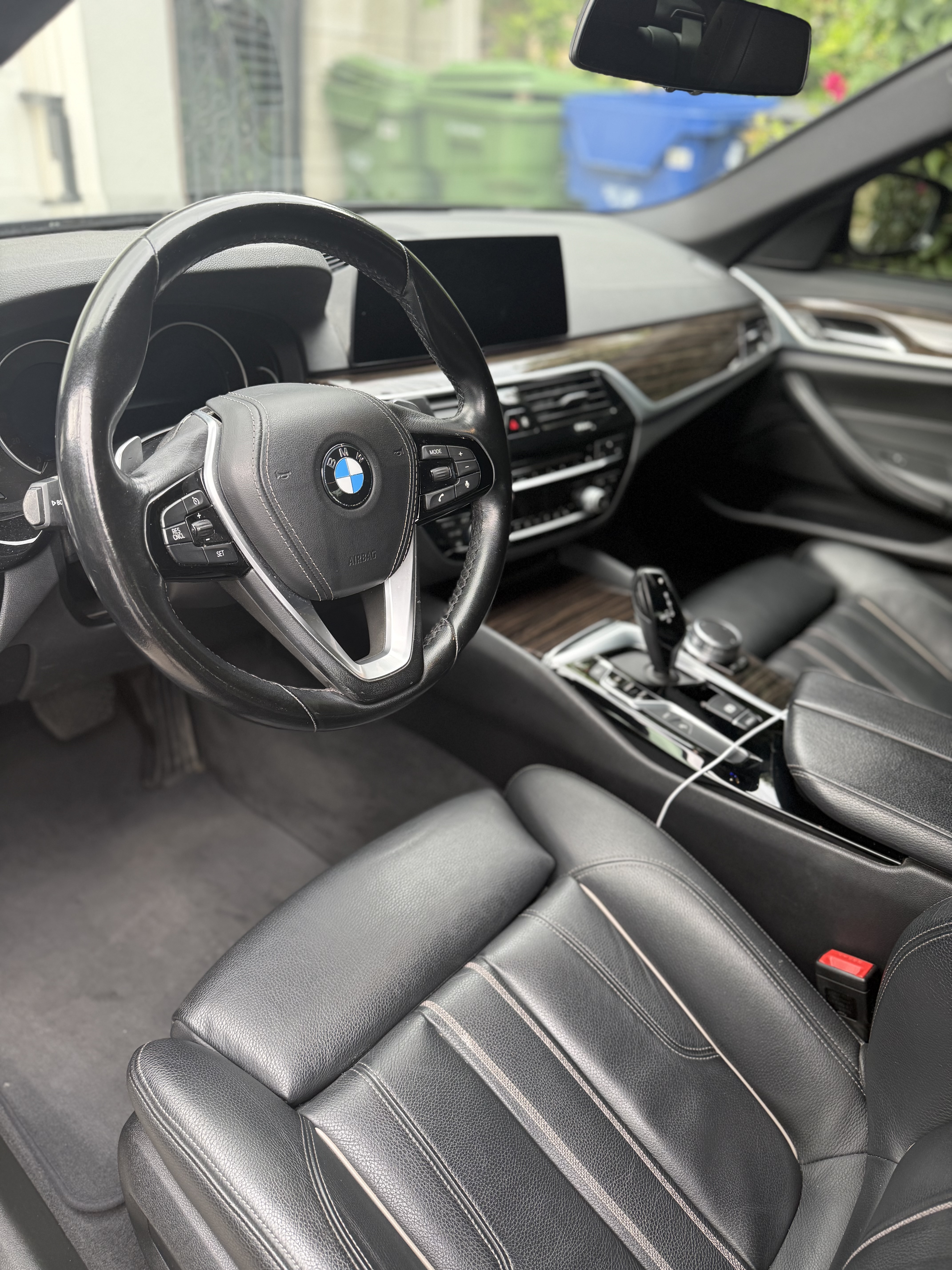 Used 2019 BMW 530e w/ Convenience Package RWD image 5
