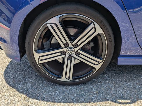 Used 2016 Volkswagen Golf 4-Door AWD/4WD image 23