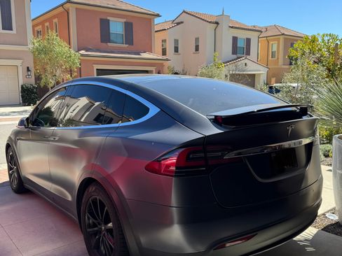 Used 2019 Tesla Model X Long Range image 4