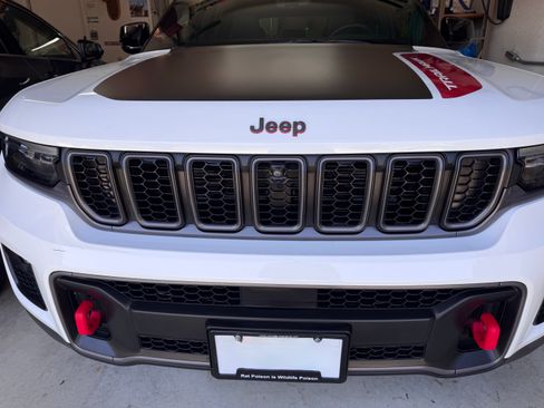 Used 2022 Jeep Grand Cherokee Trailhawk w/ Luxury Tech Group III AWD/4WD image 4