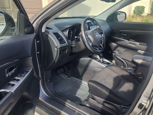 Used 2021 Mitsubishi Outlander Sport SE image 12