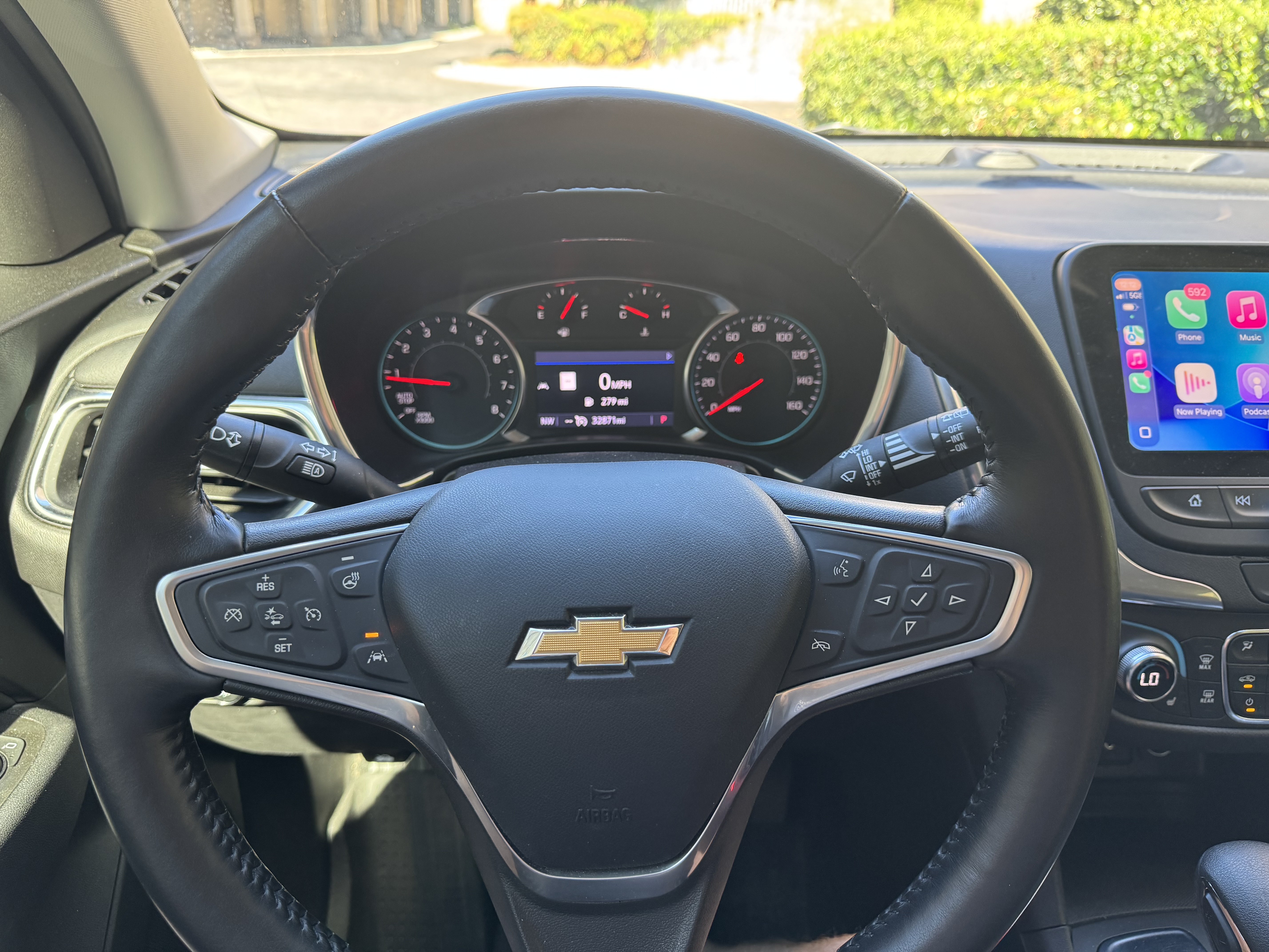 Used 2022 Chevrolet Equinox LT FWD image 2