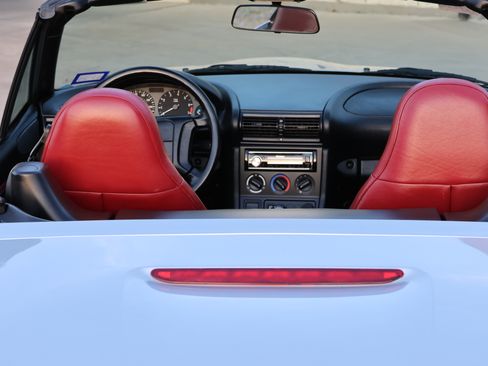 Used 1996 BMW Z3 1.9 image 6