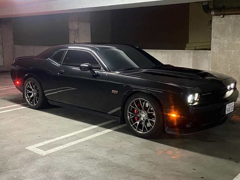 Used 2015 Dodge Challenger SRT w/ Technology Group RWD image 16