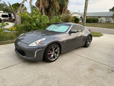Used 2015 Nissan 370Z Coupe RWD image 7