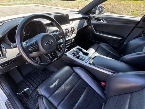 Used 2018 Kia Stinger GT2 image 14