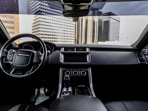 Used 2017 Land Rover Range Rover Sport HSE image 8