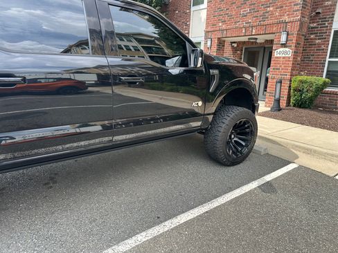 Used 2021 Ford F150 Lariat w/ Equipment Group 502A High AWD/4WD image 6
