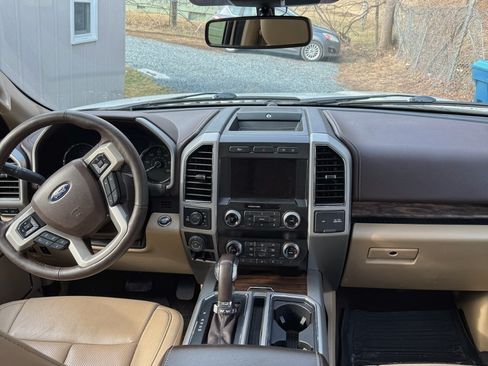 Used 2020 Ford F150 Lariat w/ Equipment Group 502A Luxury image 14