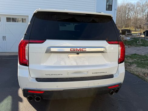 Used 2022 GMC Yukon XL Denali image 9