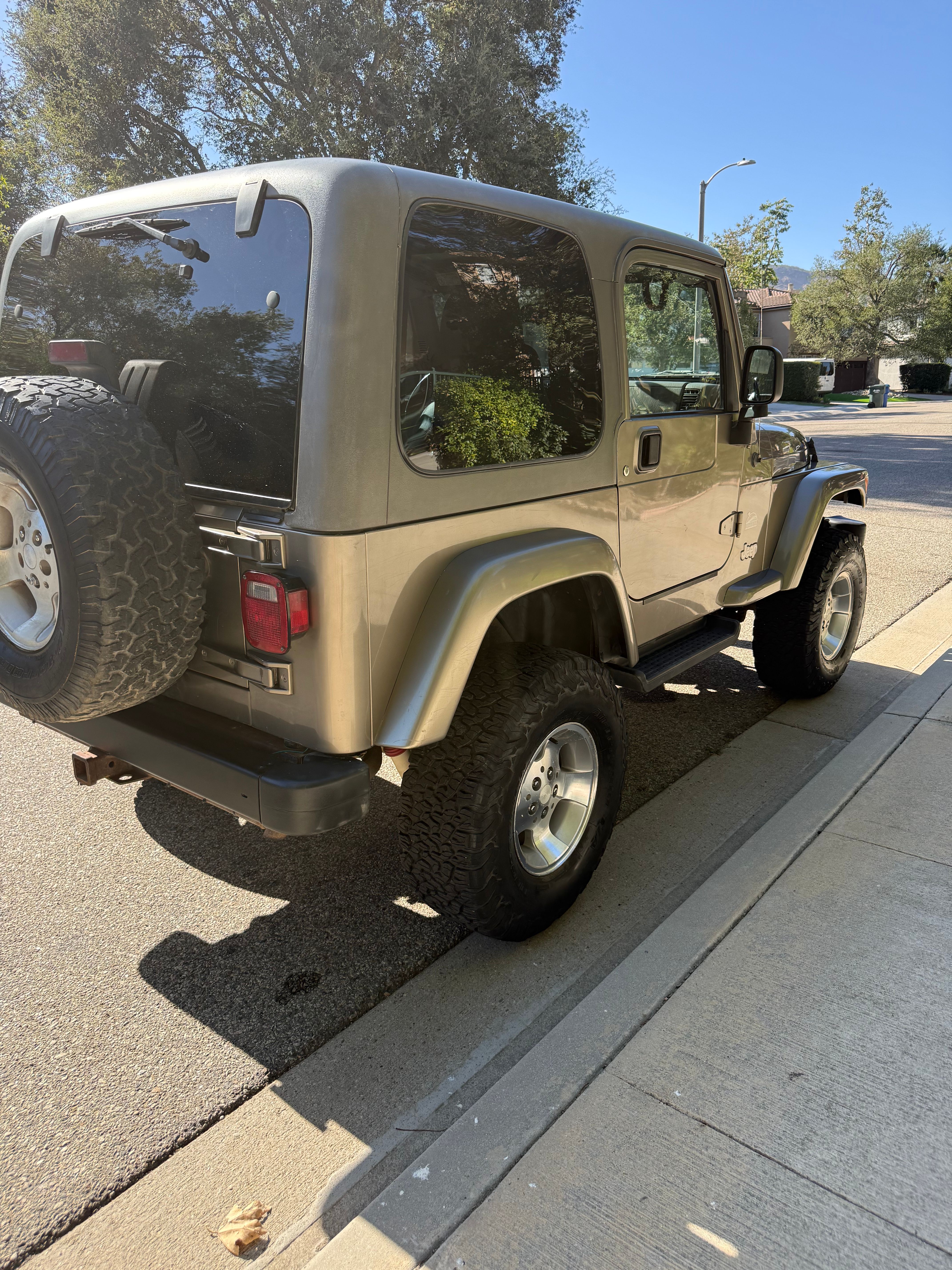 Used 2003 Jeep Wrangler Sahara AWD/4WD image 5