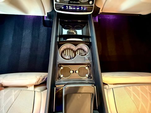 Used 2020 Mercedes-Benz Maybach S 560 4MATIC image 24