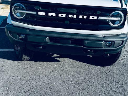 Used 2023 Ford Bronco Outer Banks AWD/4WD image 10