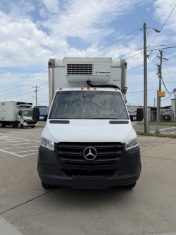 Used 2023 Mercedes-Benz Sprinter 4500 image 4