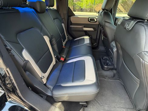 Used 2023 Ford Bronco Wildtrak AWD/4WD image 5