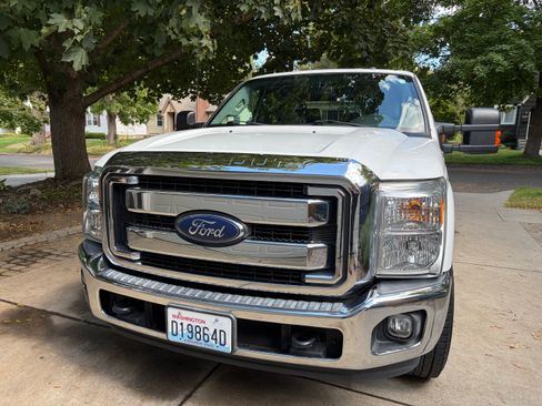 Used 2016 Ford F250 XLT w/ XLT Value Package RWD image 2