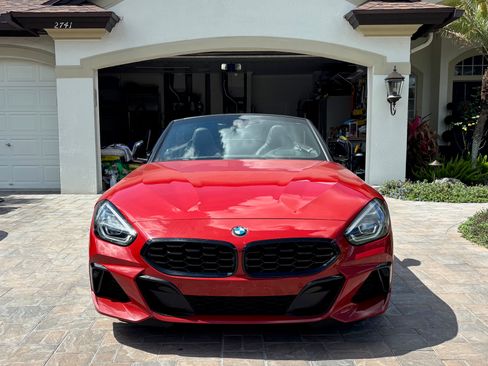 Used 2020 BMW Z4 M40i w/ Executive Package image 2