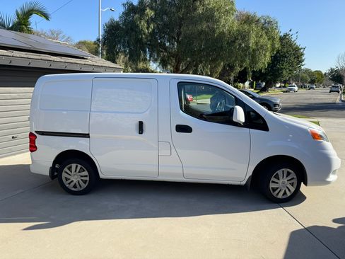 Used 2020 Nissan NV200 SV image 4