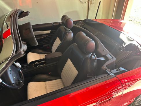 Used 2004 Ford Thunderbird image 6