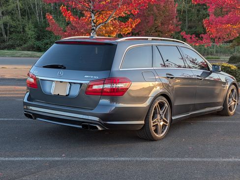 Used 2013 Mercedes-Benz E 63 AMG Wagon image 4