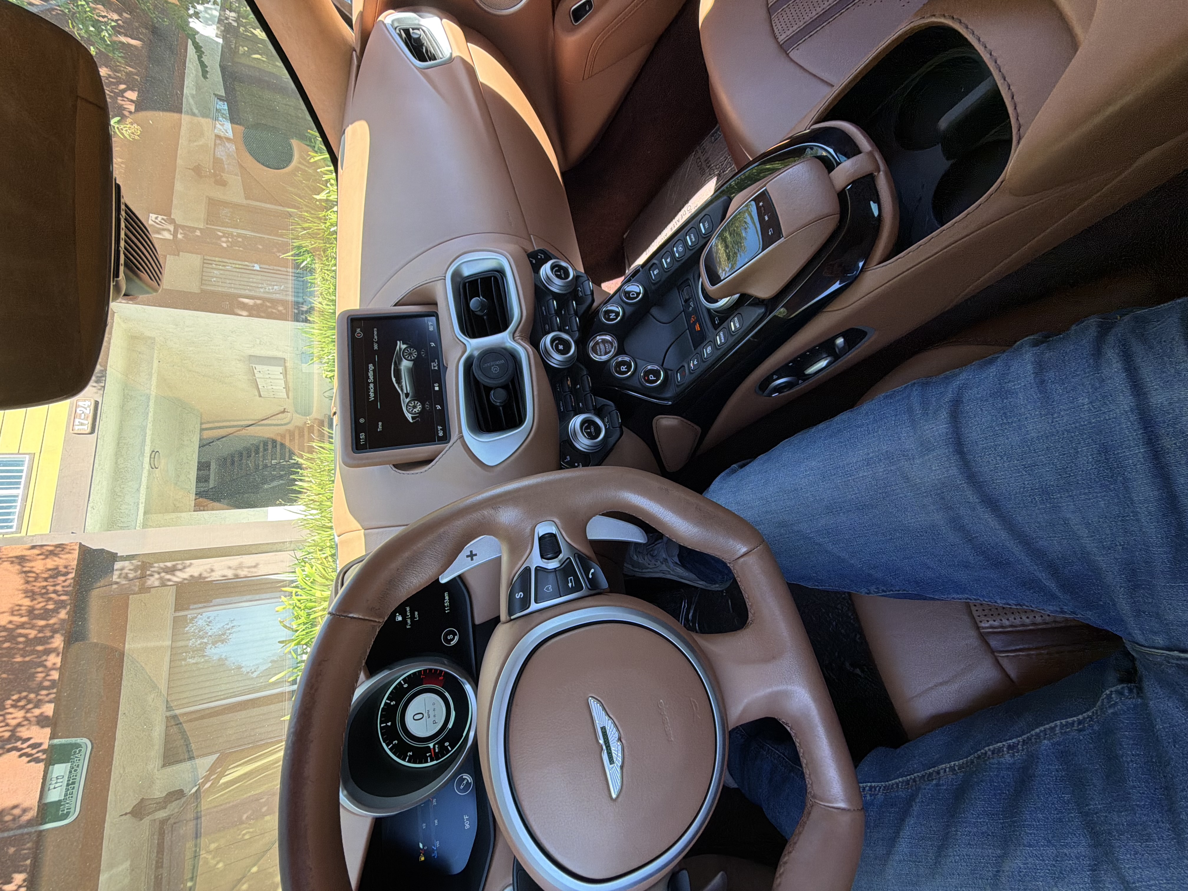 Used 2019 Aston Martin V8 Vantage Coupe RWD image 17