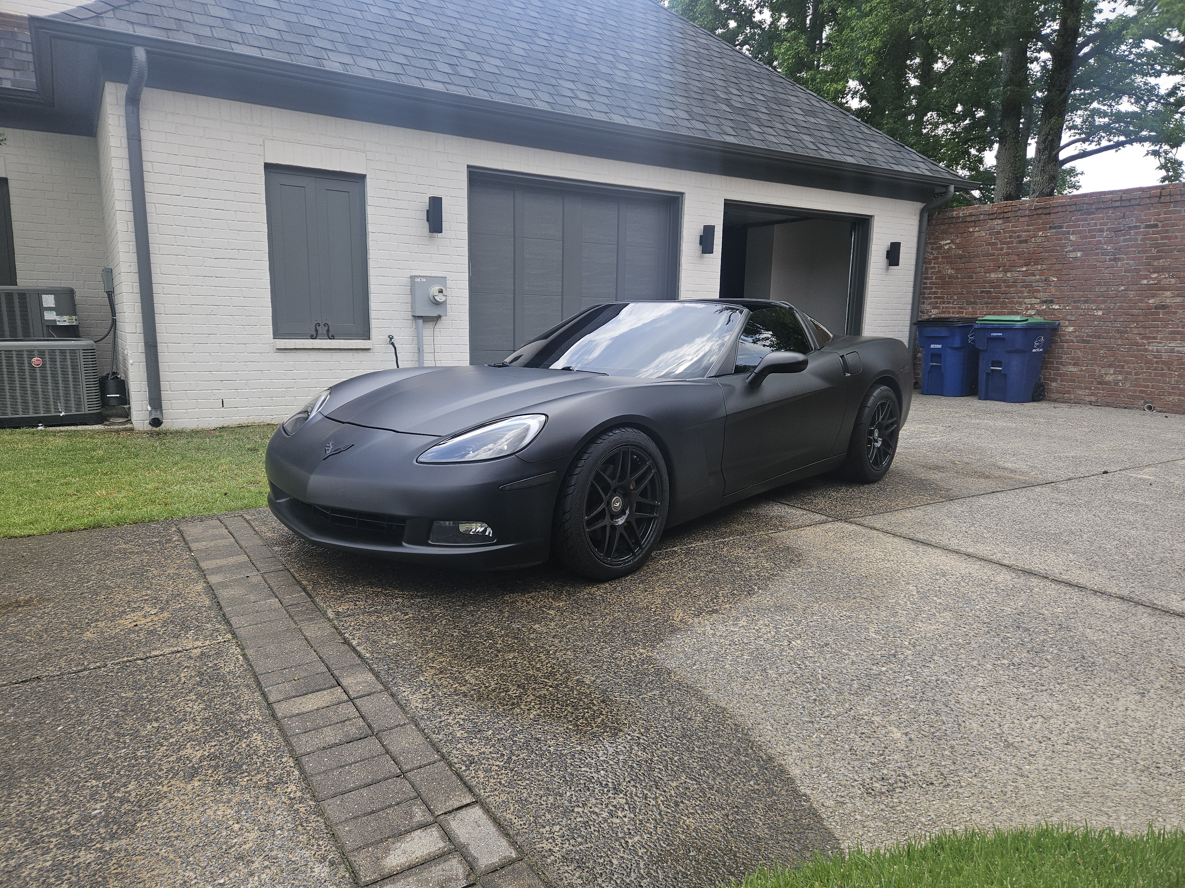 Used 2013 Chevrolet Corvette Coupe RWD image 2
