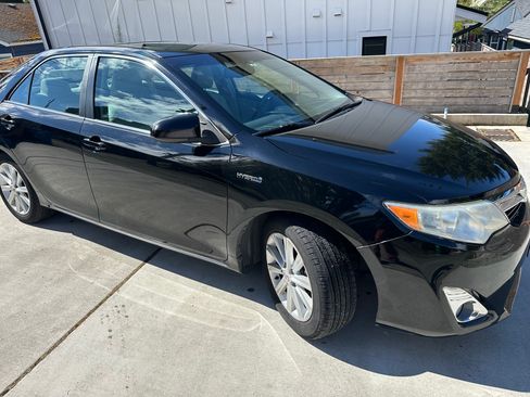 Used 2013 Toyota Camry XLE w/ Leather Pkg image 8