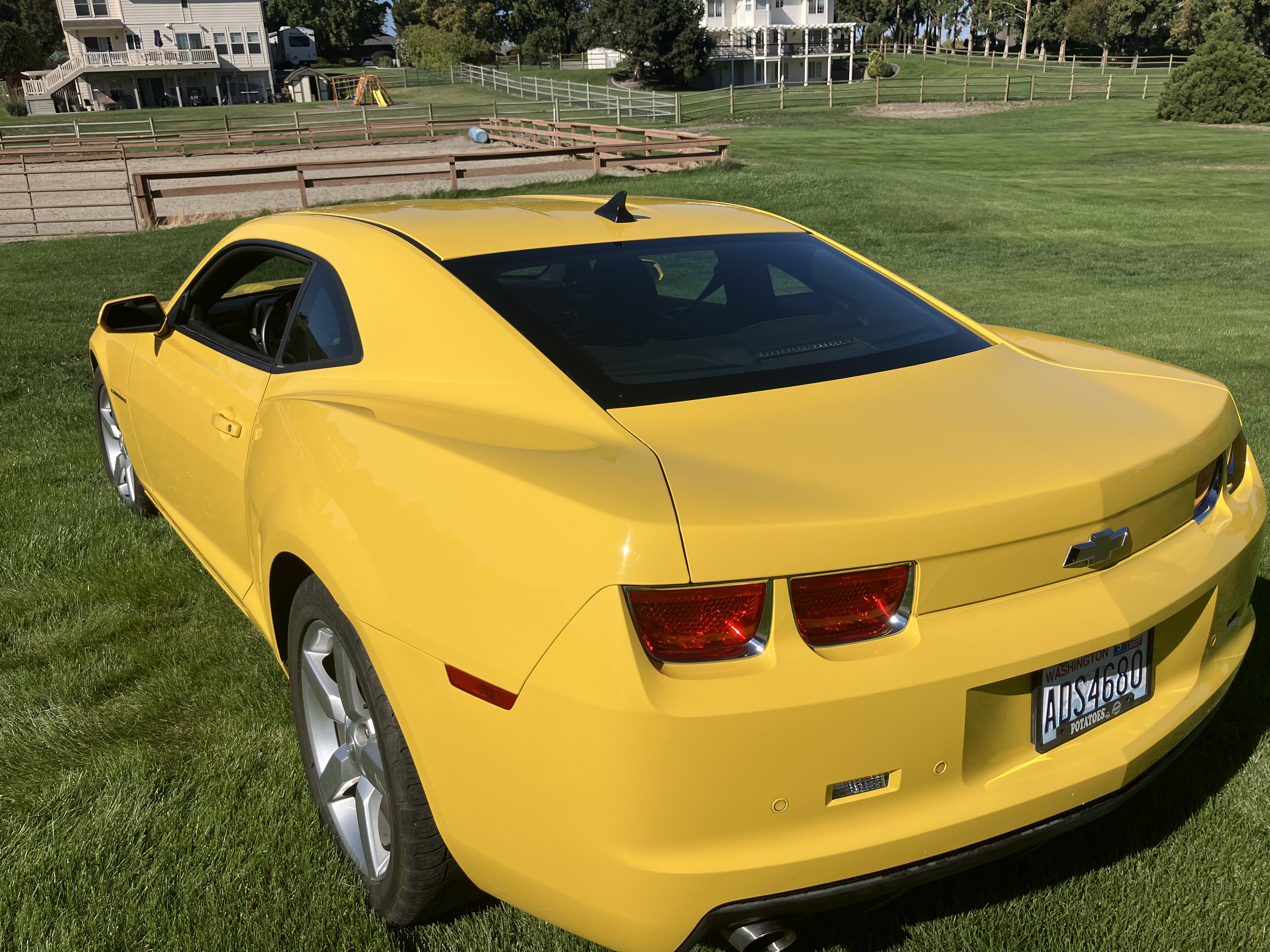 Used 2011 Chevrolet Camaro LT RWD image 9