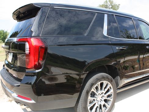 Used 2025 GMC Yukon Denali w/ Denali Reserve Package AWD/4WD image 6