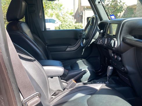 Used 2016 Jeep Wrangler Unlimited Sport w/ Quick Order Package 24S image 11