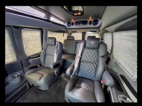 Used 2023 Chevrolet Express 2500 image 4