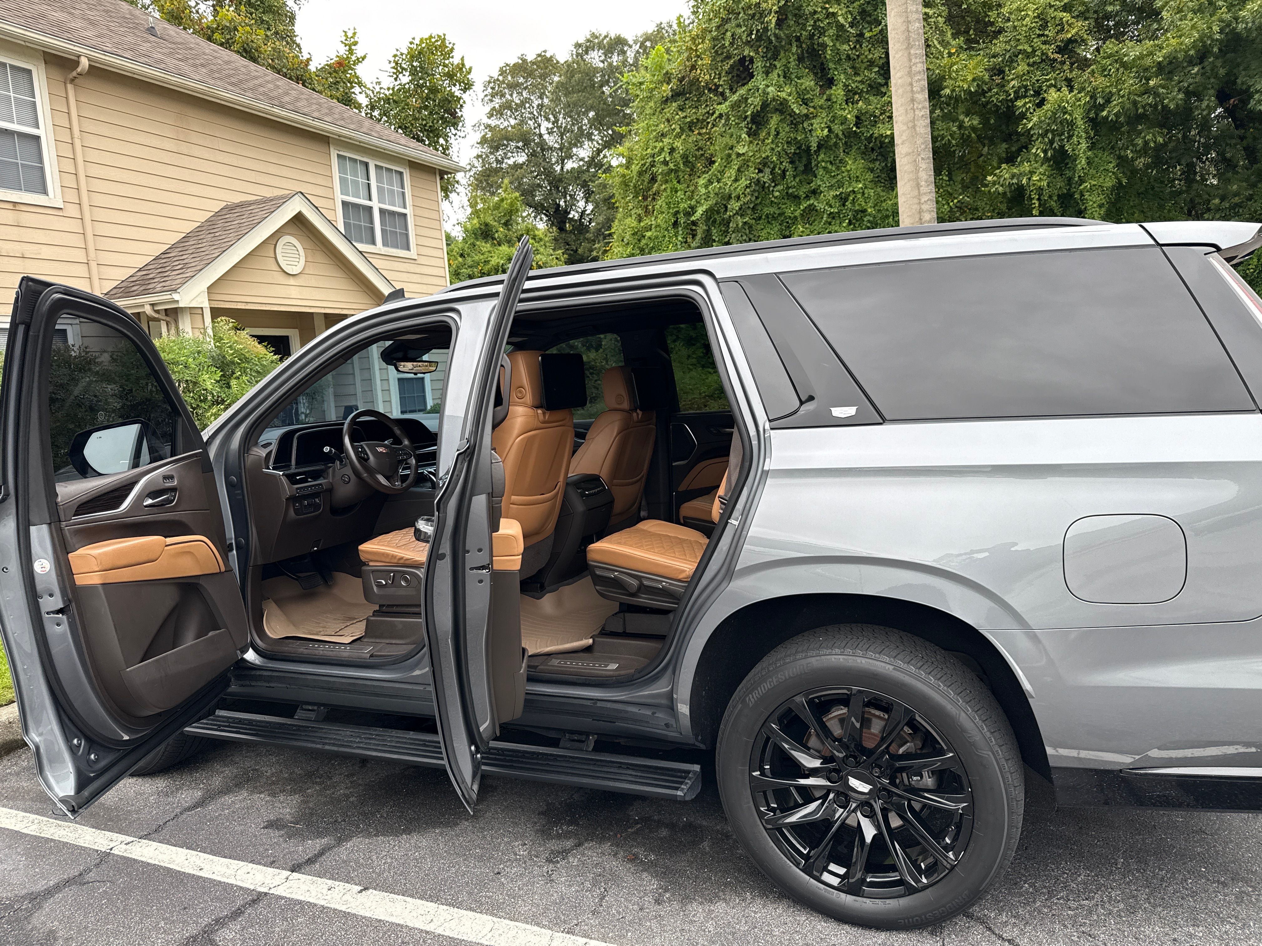 Used 2021 Cadillac Escalade Sport w/ Driver Assist Tech Package AWD/4WD image 2