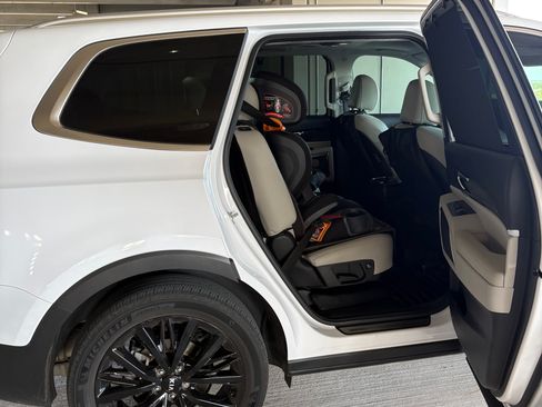 Used 2021 Kia Telluride SX w/ SX Prestige Package AWD/4WD image 30