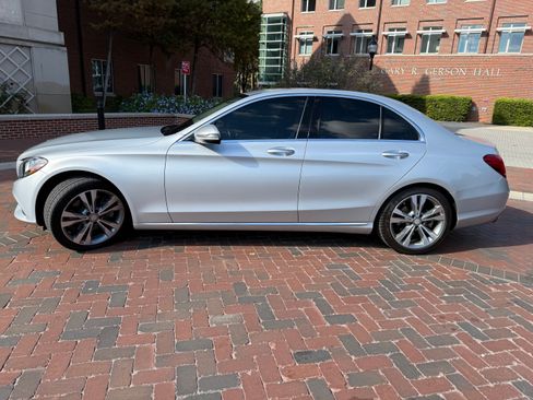 Used 2016 Mercedes-Benz C 300 Sedan image 2