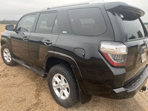 Used 2015 Toyota 4Runner SR5 image 9