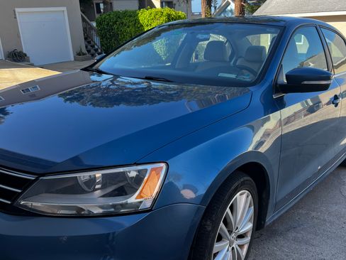 Used 2015 Volkswagen Jetta SE FWD image 1