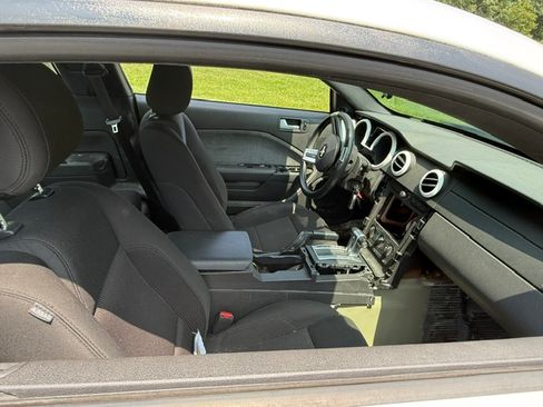 Used 2005 Ford Mustang Premium RWD image 8