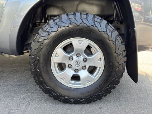 Used 2011 Toyota Tacoma 4x4 Access Cab V6 w/ TRD Off-Road Pkg image 19